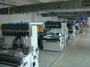ラバー工場色入れ作業